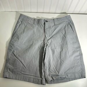 Men’s size 32 waist Magellan outdoors flat front shorts